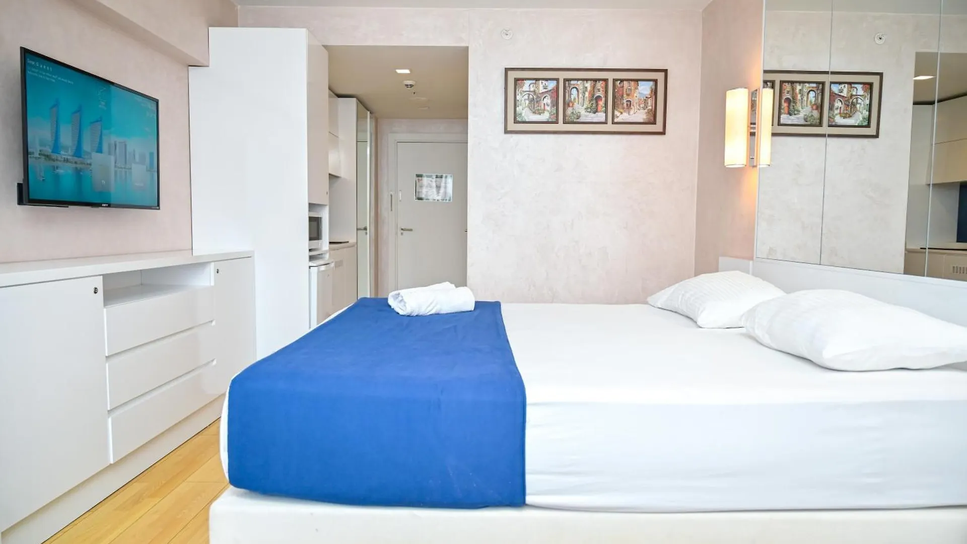 Pleasant Sea View Aparthotel In Orbi City Батуми